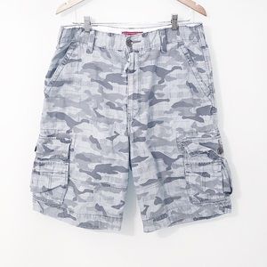 LEVI’S Cargo Shorts Gray Camo